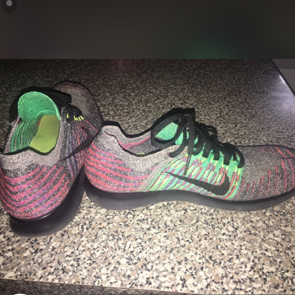 Women’s nike free rn flyknit (8.5)